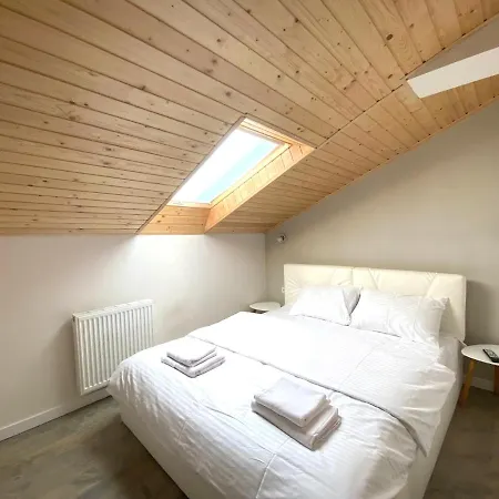 на вулиці лесі українки 19 кв 5 * Львів