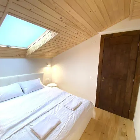 центр львова вулиця лесі українки 19 * Lviv