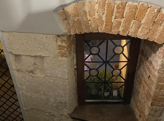 アパート центр львова вулиця лесі українки 19 リヴィウ