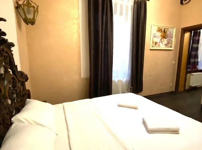 центр львова вулиця лесі українки 19 *