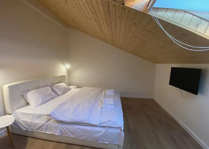 центр львова вулиця лесі українки 19 דירה *