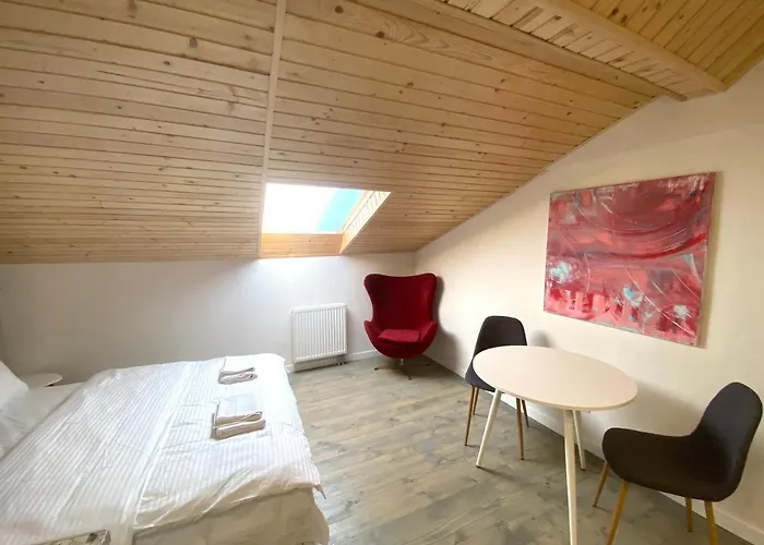 центр львова вулиця лесі українки 19 * לבוב