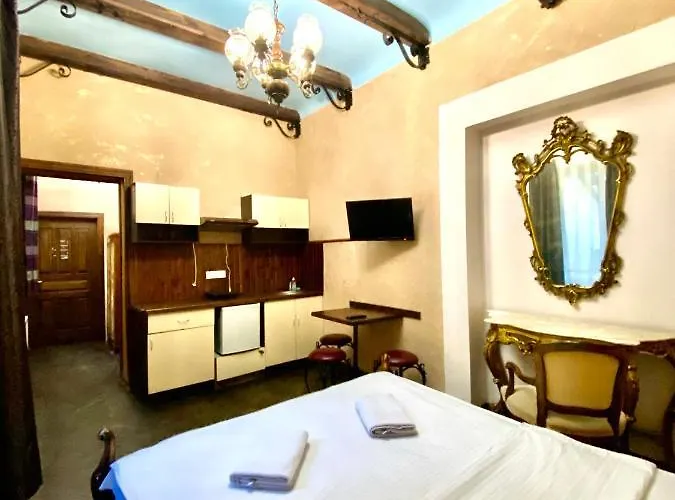 центр львова вулиця лесі українки 19 *