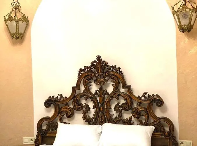 центр львова вулиця лесі українки 19 * לבוב