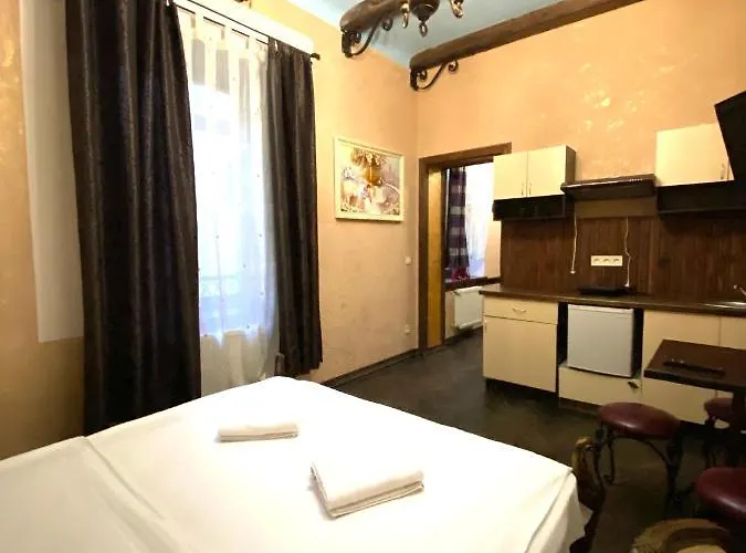 центр львова вулиця лесі українки 19 לבוב